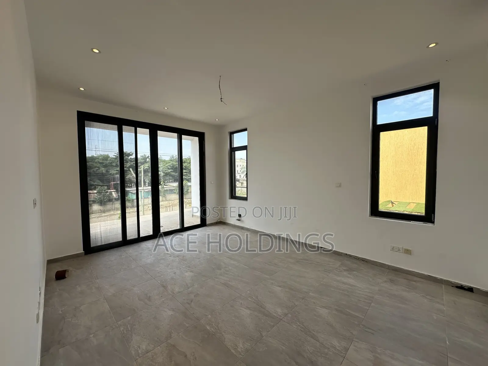 4bdrm Mansion in East Legon Hills for rent