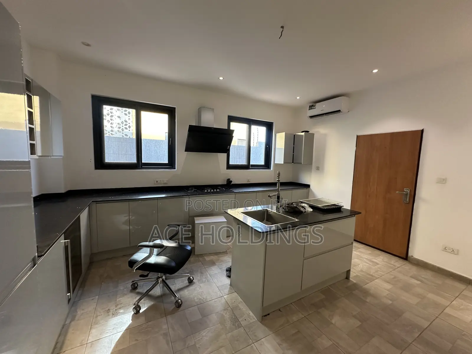 4bdrm Mansion in East Legon Hills for rent