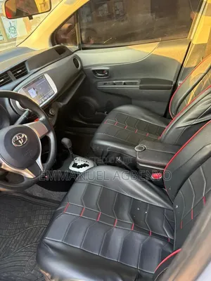 Toyota Vitz 2013 Silver