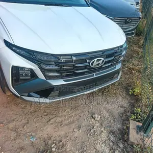 Hyundai Tucson 2025 White