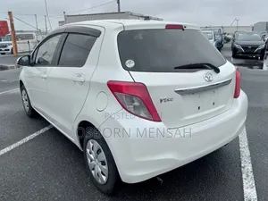 Toyota Vitz 2012 Off white