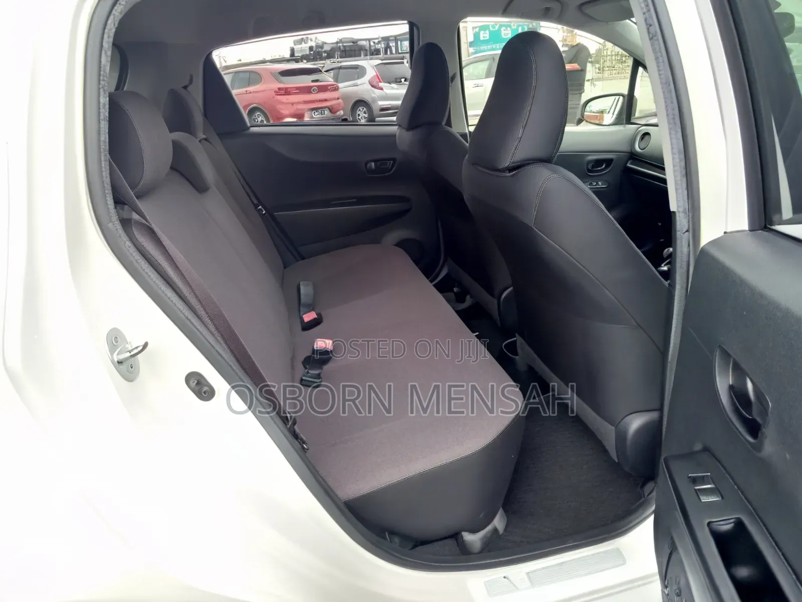 Toyota Vitz 2012 Off white
