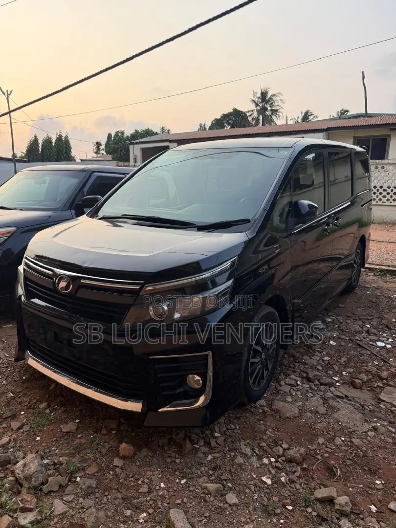 Toyota Voxy 2012 Black