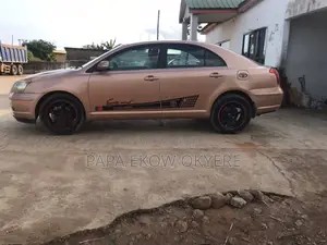 Toyota Avensis 2004 Brown