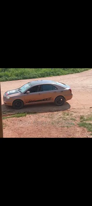 Toyota Avensis 2004 Brown