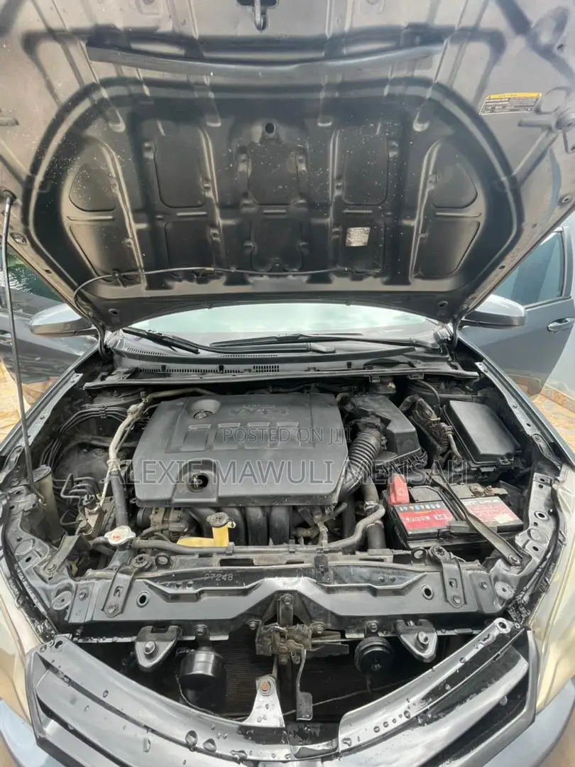 Toyota Corolla L 4dr Sedan (1.8L 4cyl 4A) 2014 Gray