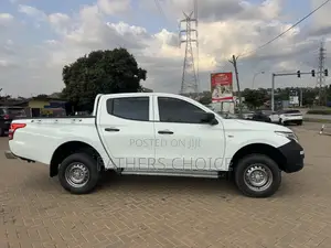 Mitsubishi L200 Double Cab 2.4 181hp 4WD 2017 White
