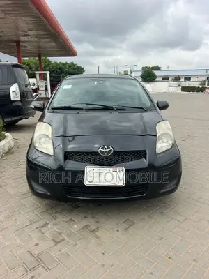 Toyota Vitz 1.0 FWD 3dr 2010 Black