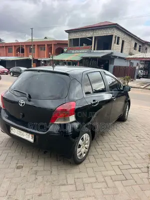 Toyota Vitz 1.0 FWD 3dr 2010 Black