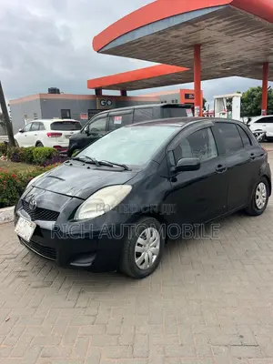 Toyota Vitz 1.0 FWD 3dr 2010 Black