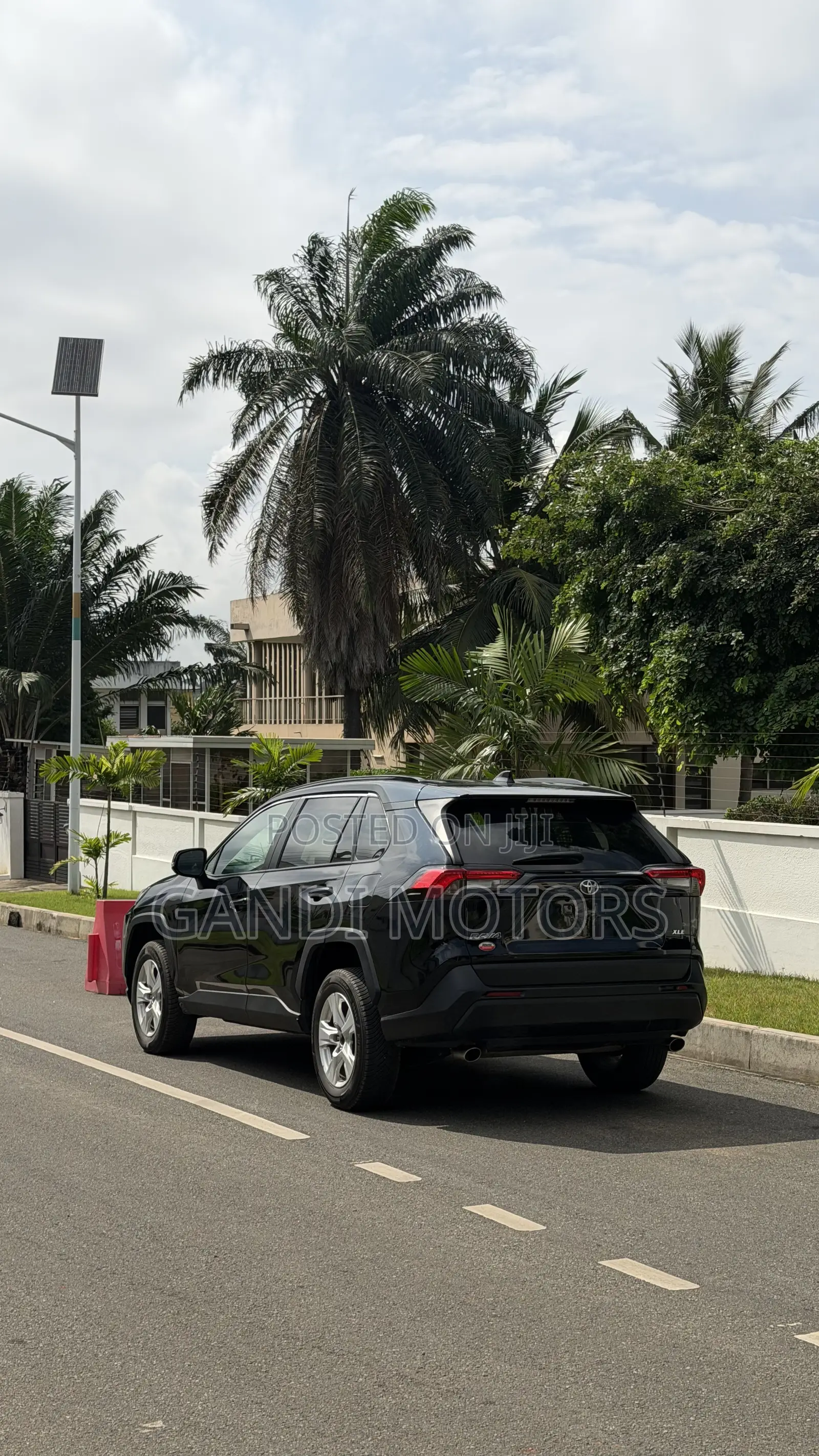 Toyota RAV4 XLE AWD 2020 Black