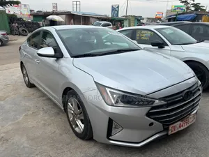 Hyundai Elantra 2019 Silver