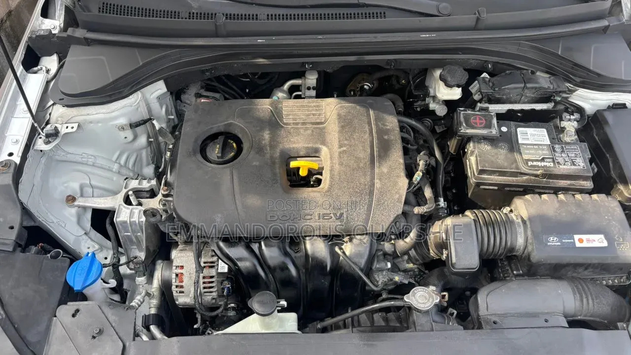 Hyundai Elantra 2019 Silver