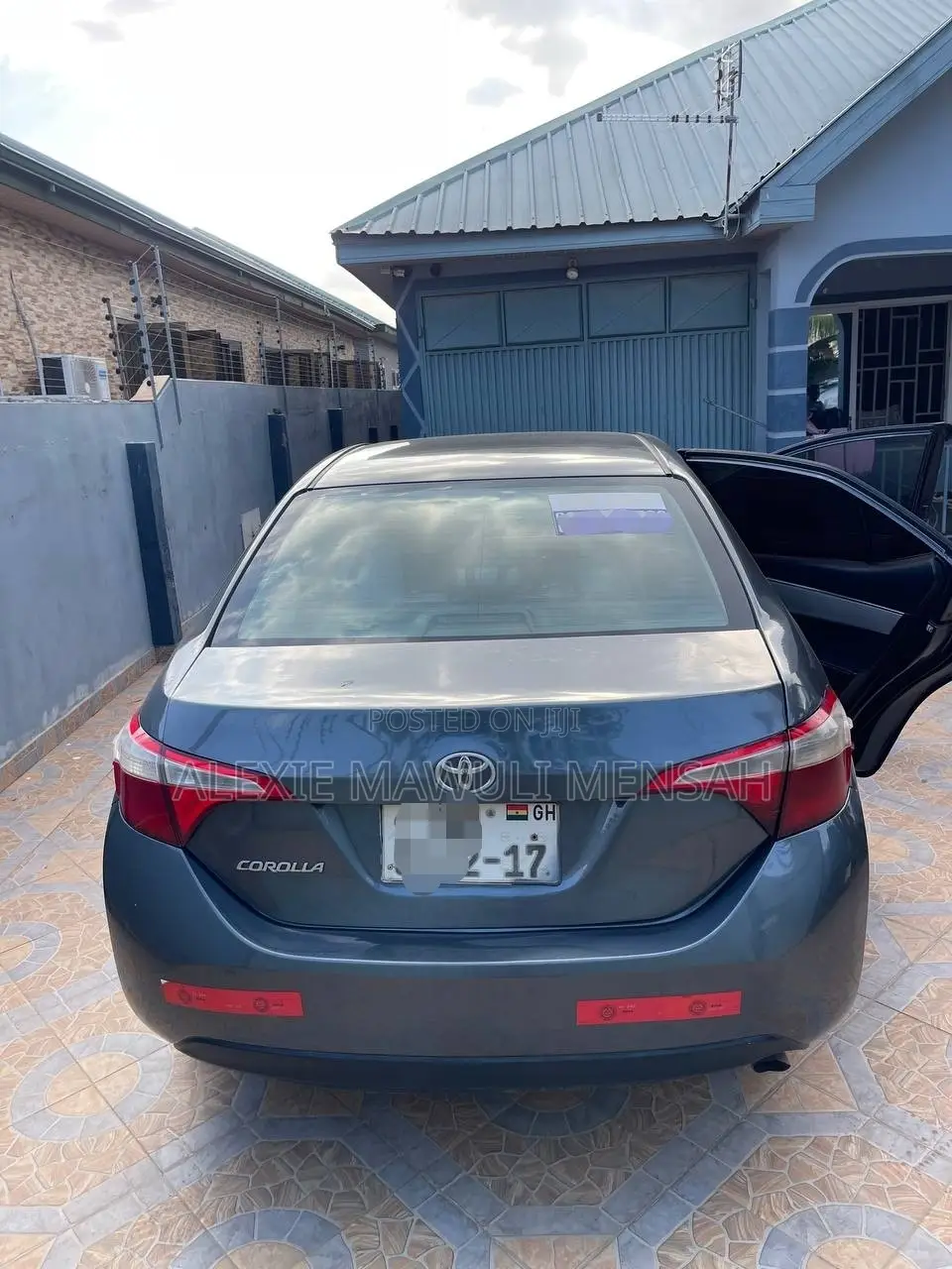 Toyota Corolla L 4dr Sedan (1.8L 4cyl 4A) 2014 Gray