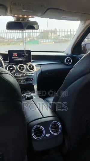 Mercedes-Benz C300 2016 Black