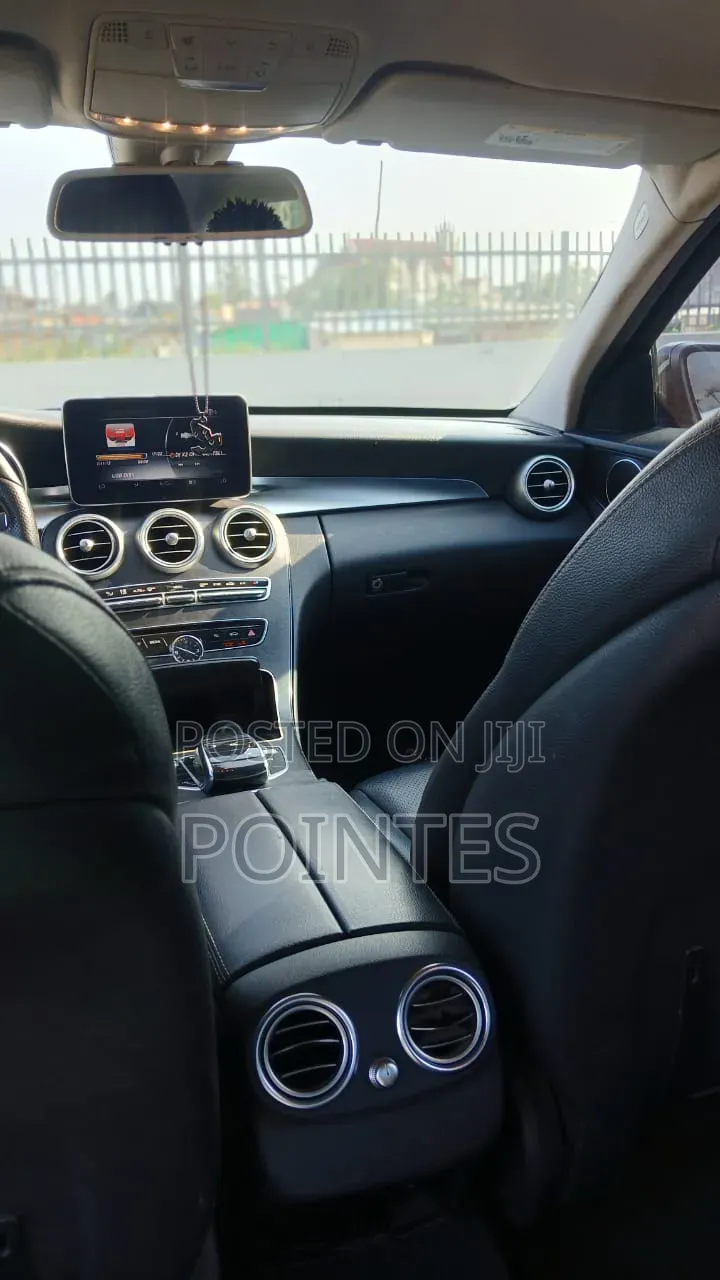Mercedes-Benz C300 2016 Black