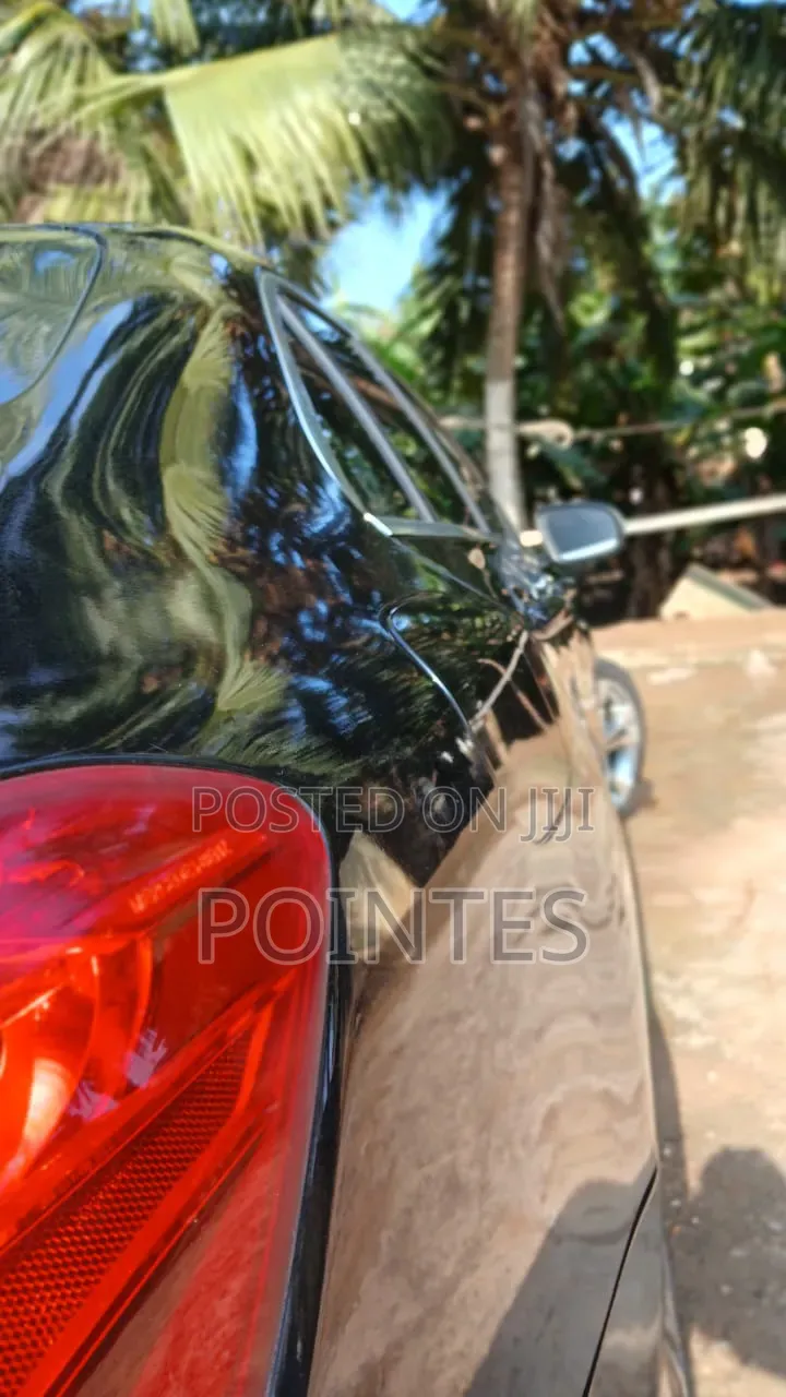 Mercedes-Benz C300 2016 Black