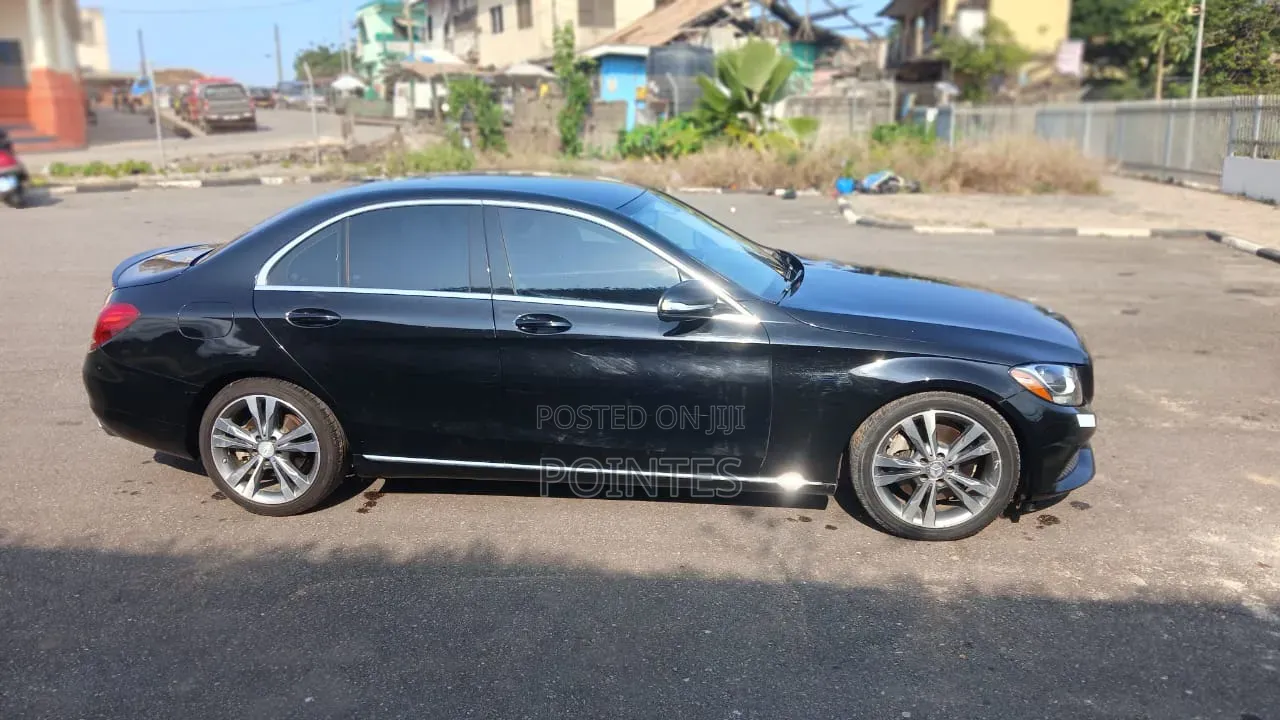 Mercedes-Benz C300 2016 Black