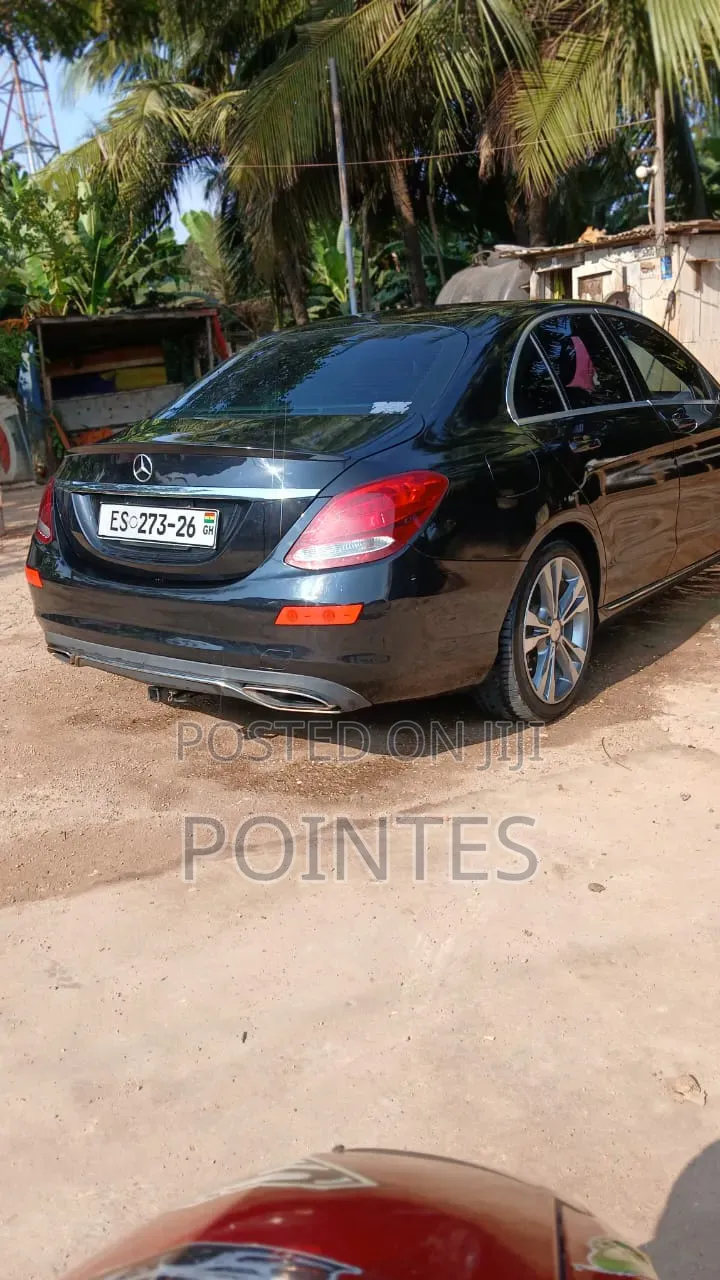 Mercedes-Benz C300 2016 Black