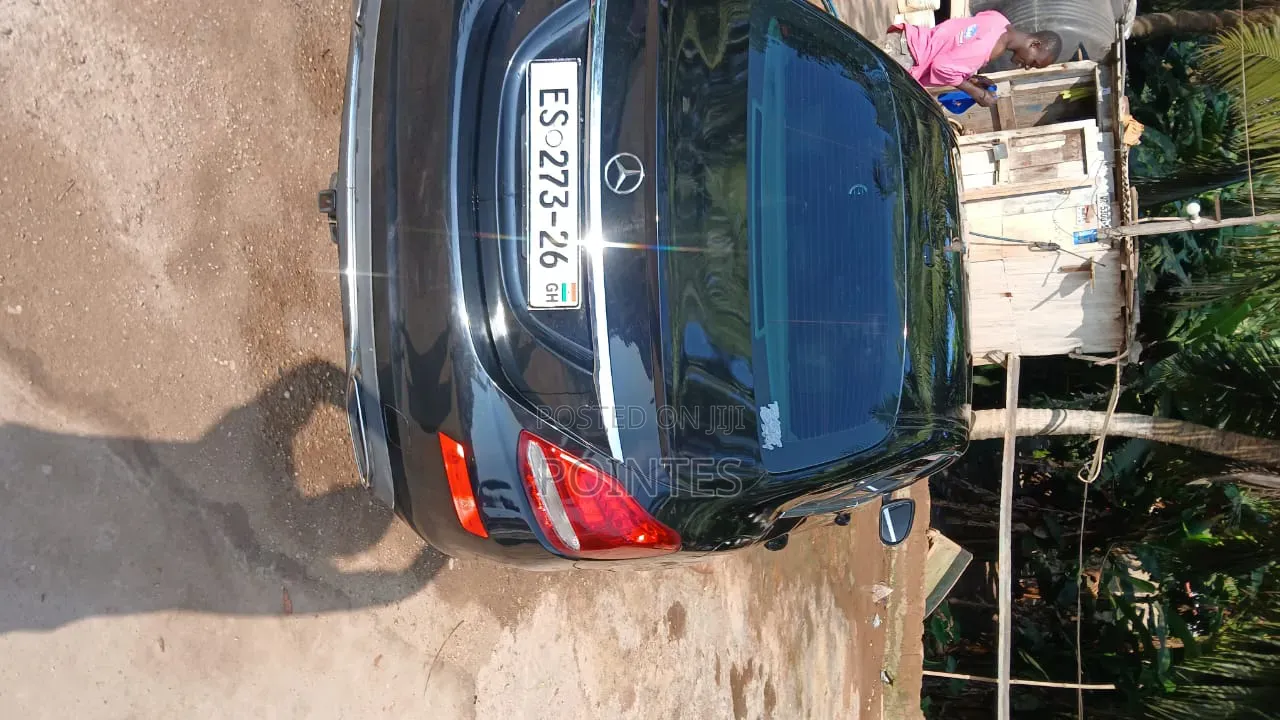 Mercedes-Benz C300 2016 Black