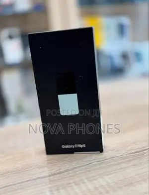New Samsung Galaxy Z Flip 5 256 GB