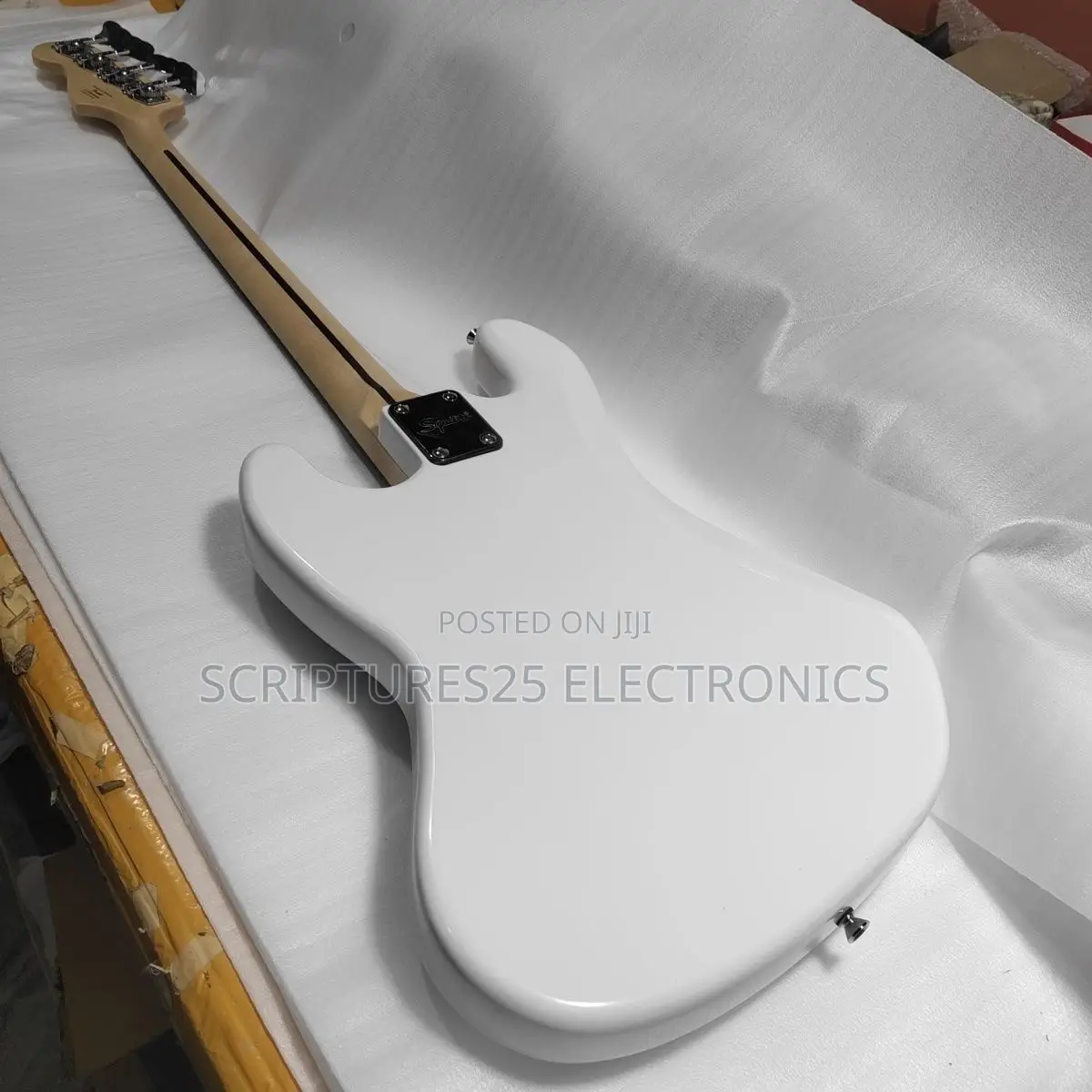 4 Strings Bass Guitar