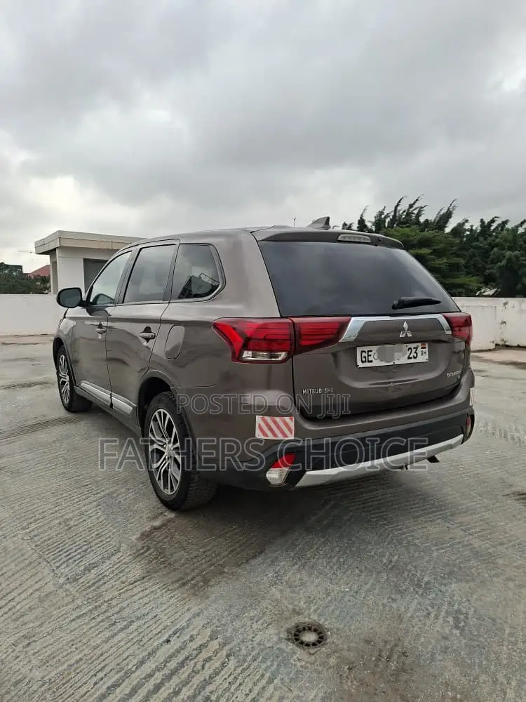 Mitsubishi Outlander SEL FWD 2017 Gray