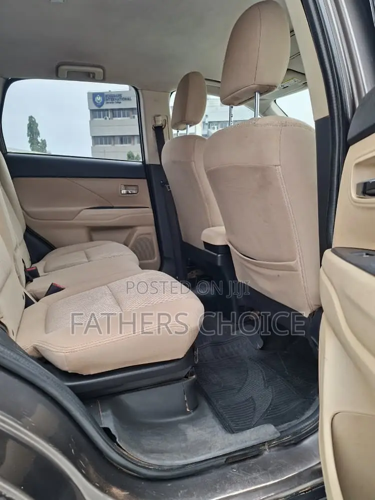 Mitsubishi Outlander SEL FWD 2017 Gray