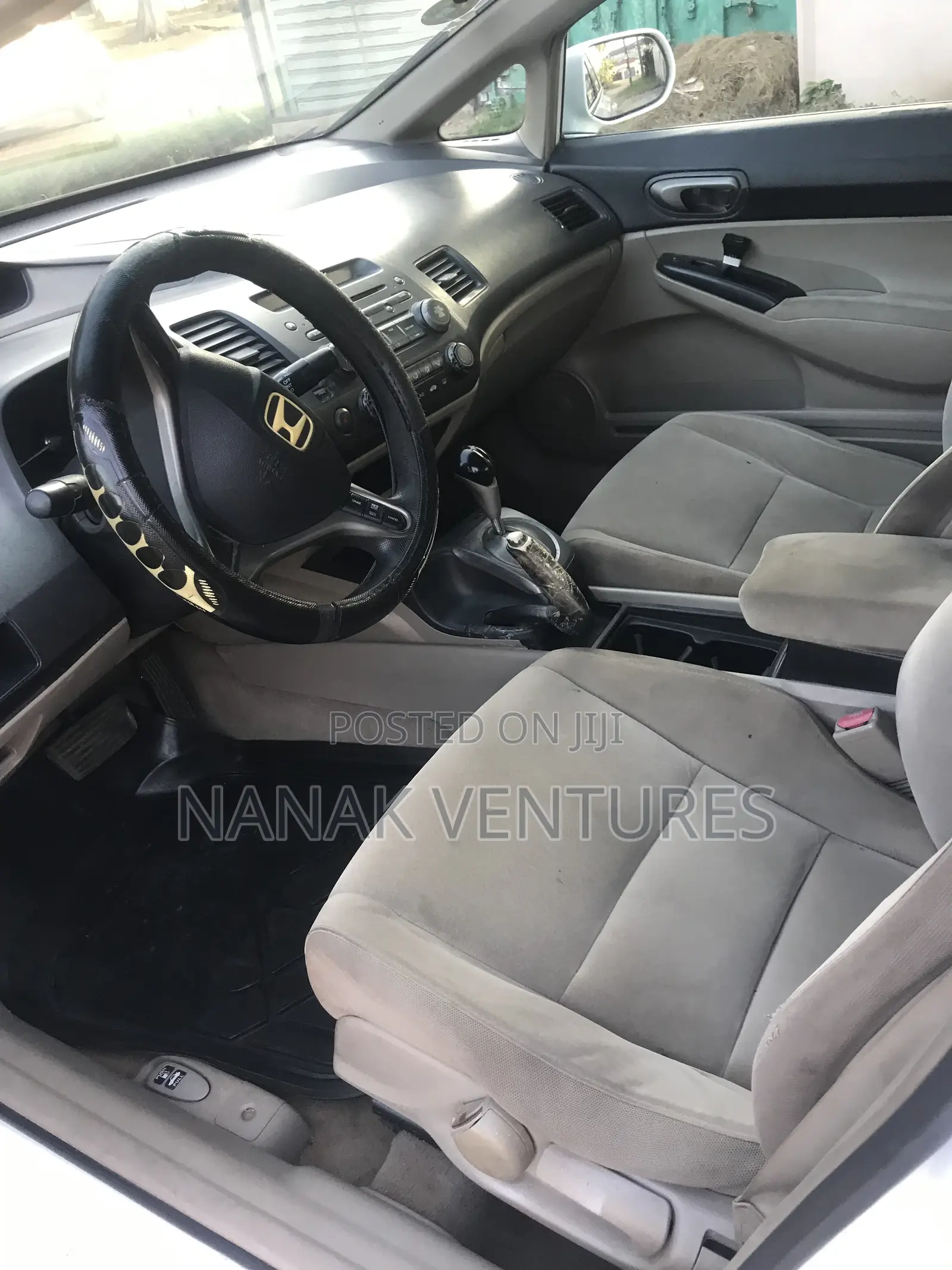 Honda Civic 1.8 5 Door Automatic 2011 White