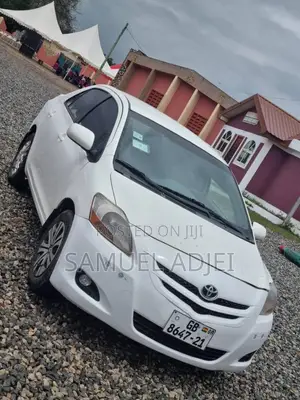 Toyota Yaris 2012 White