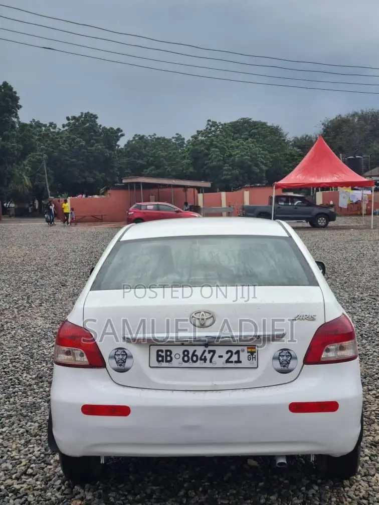 Toyota Yaris 2012 White