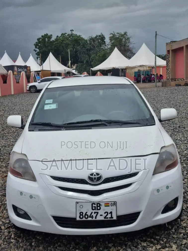 Toyota Yaris 2012 White
