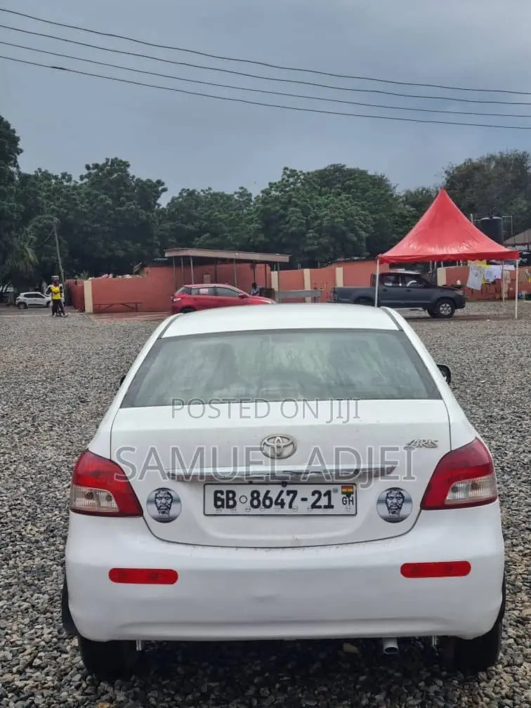 Toyota Yaris 2012 White