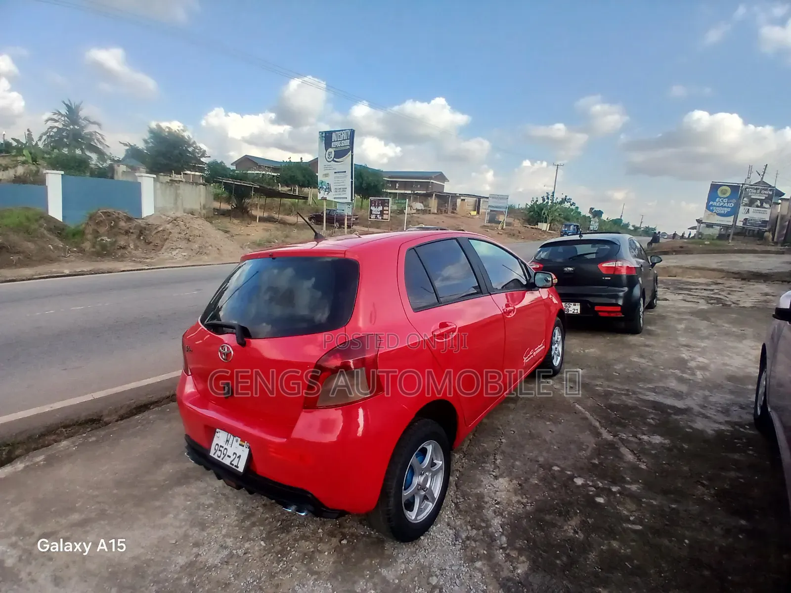 Toyota Vitz 2010 Red