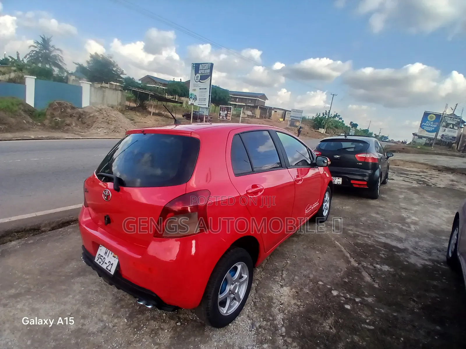 Toyota Vitz 2010 Red