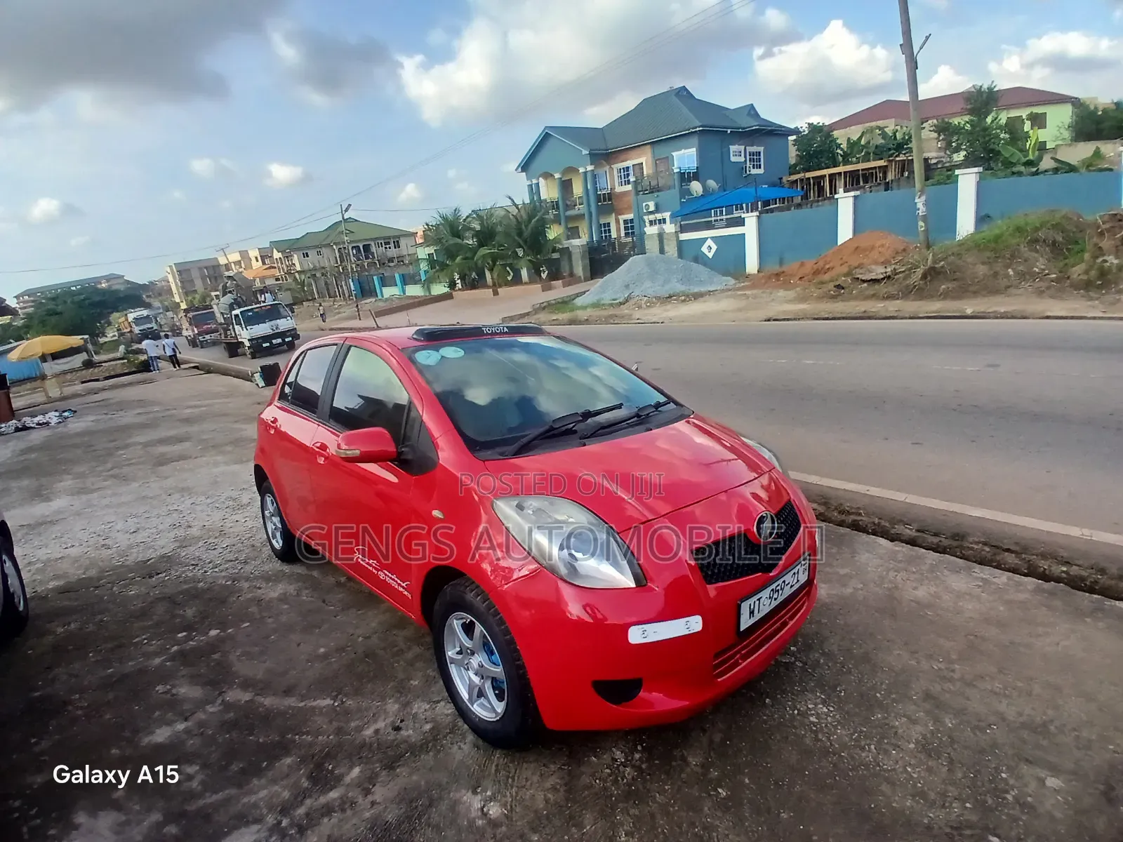 Toyota Vitz 2010 Red
