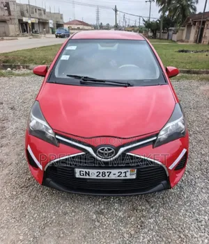 Toyota Yaris L Hatchback 5dr 2016 Red
