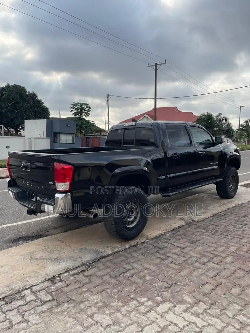 Toyota Tacoma 2017 Black