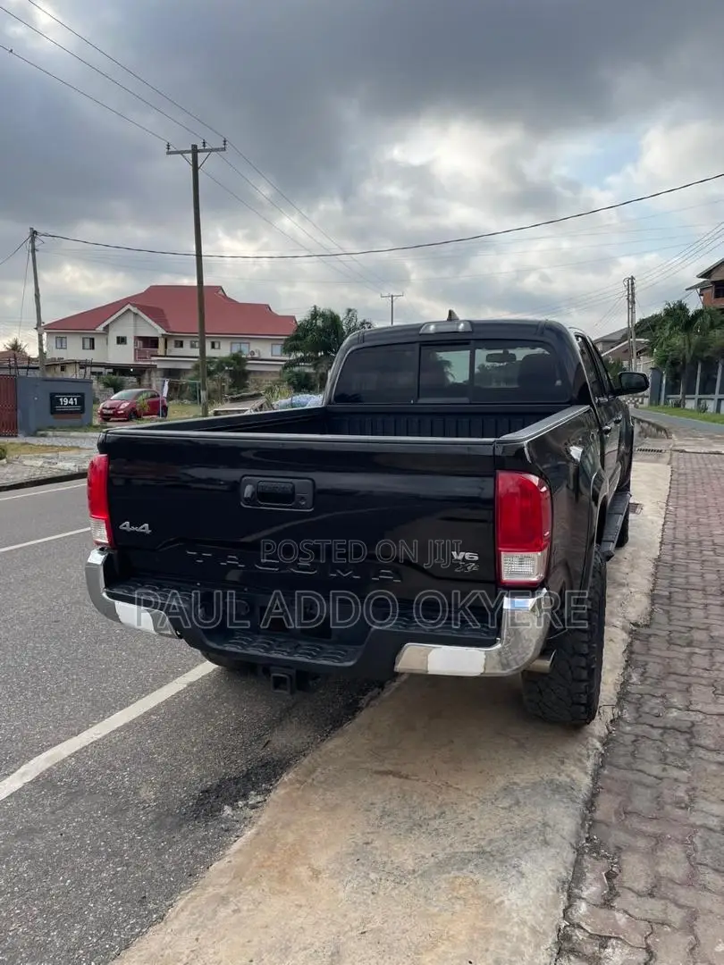 Toyota Tacoma 2017 Black