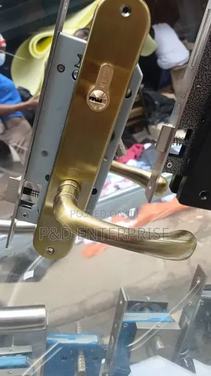 Quality EVALEO Lock. (Curved Handle)