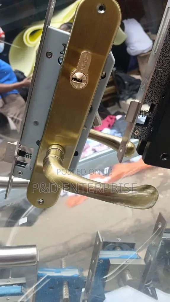 Quality EVALEO Lock. (Curved Handle)
