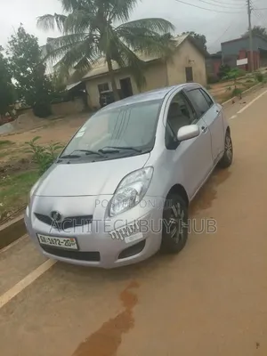 Toyota Vitz 2010 Gray