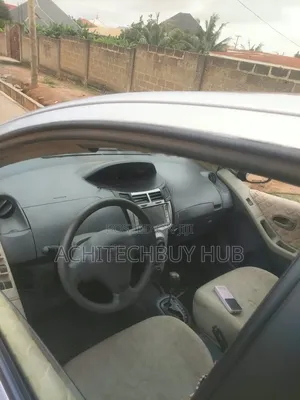 Toyota Vitz 2010 Gray