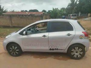 Toyota Vitz 2010 Gray