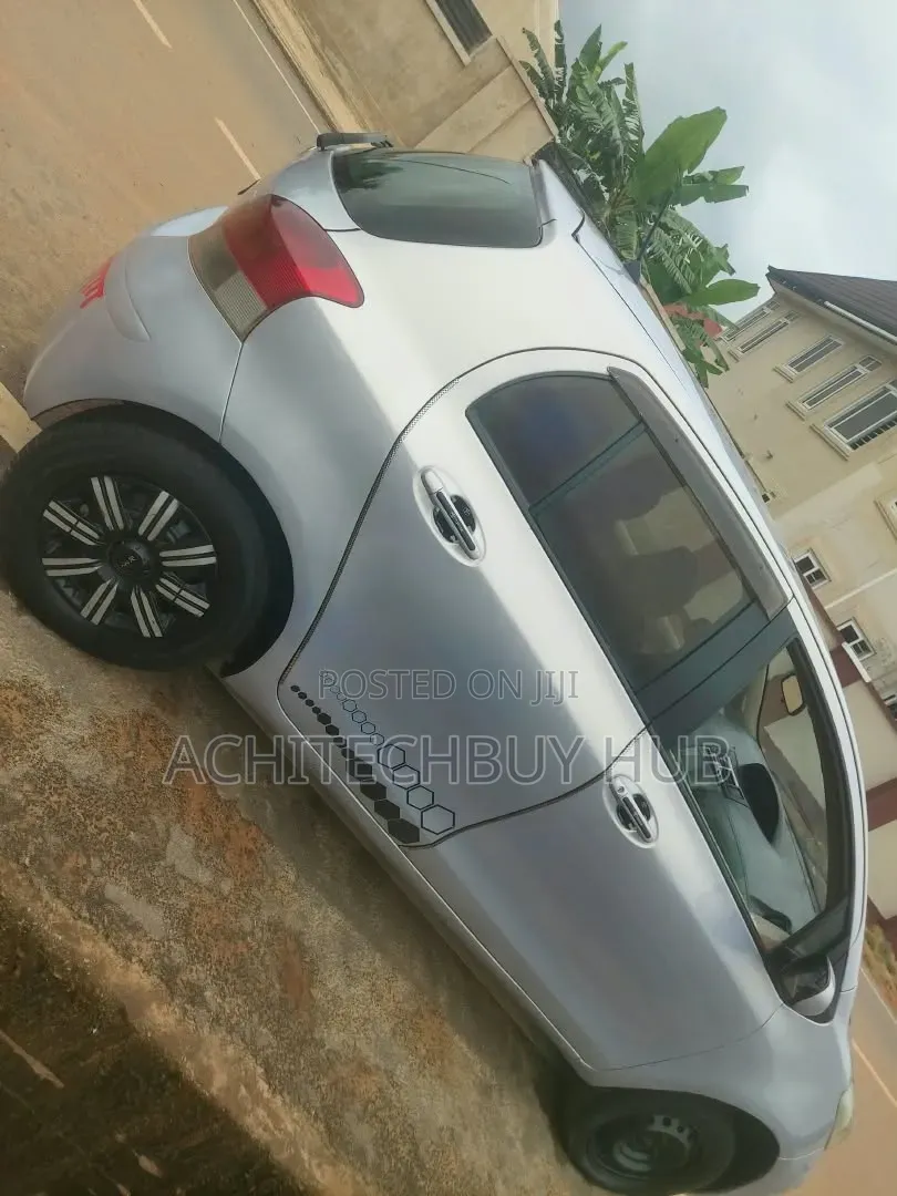 Toyota Vitz 2010 Gray