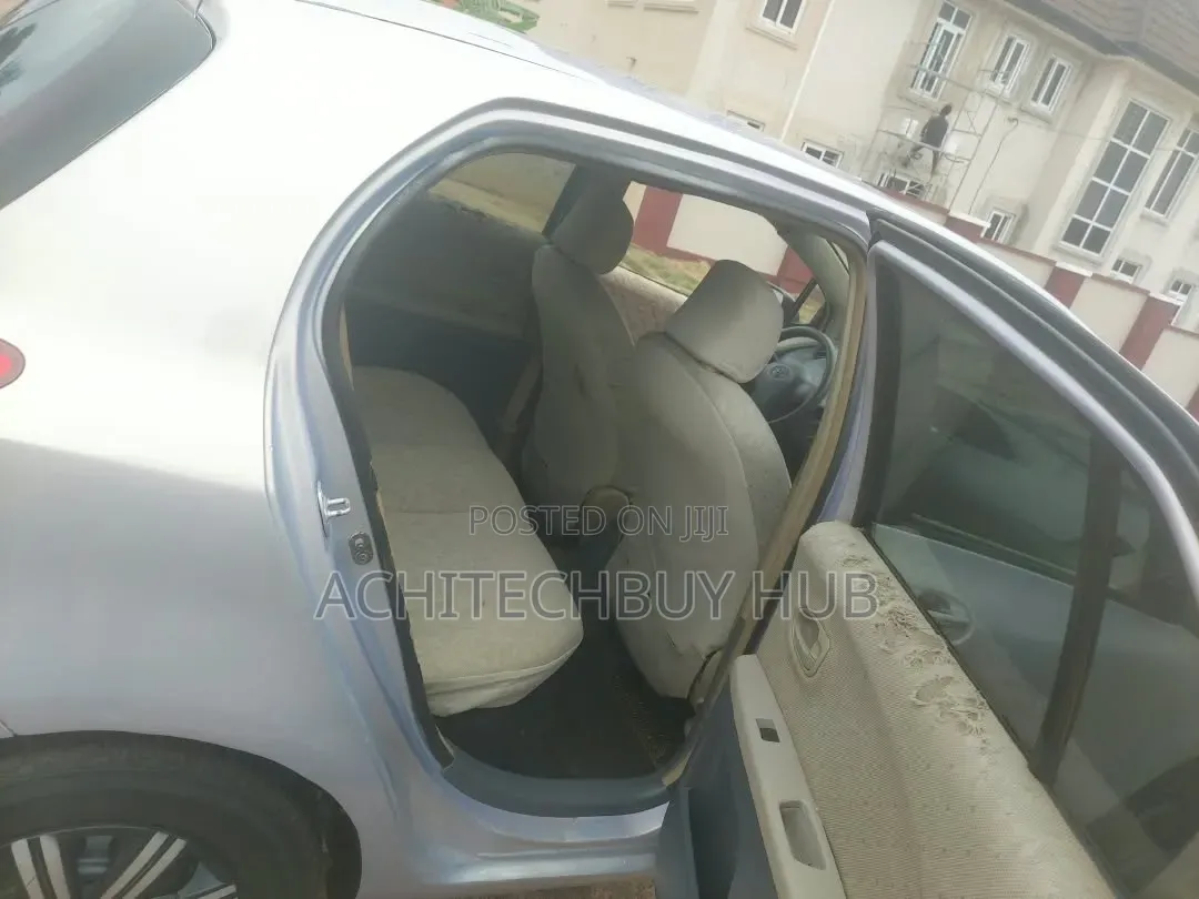 Toyota Vitz 2010 Gray