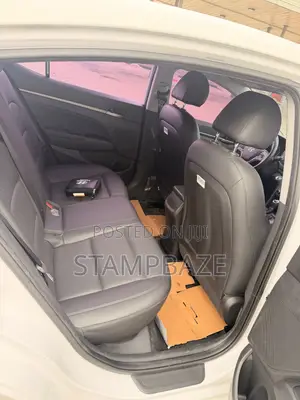Hyundai Avante 2018 White