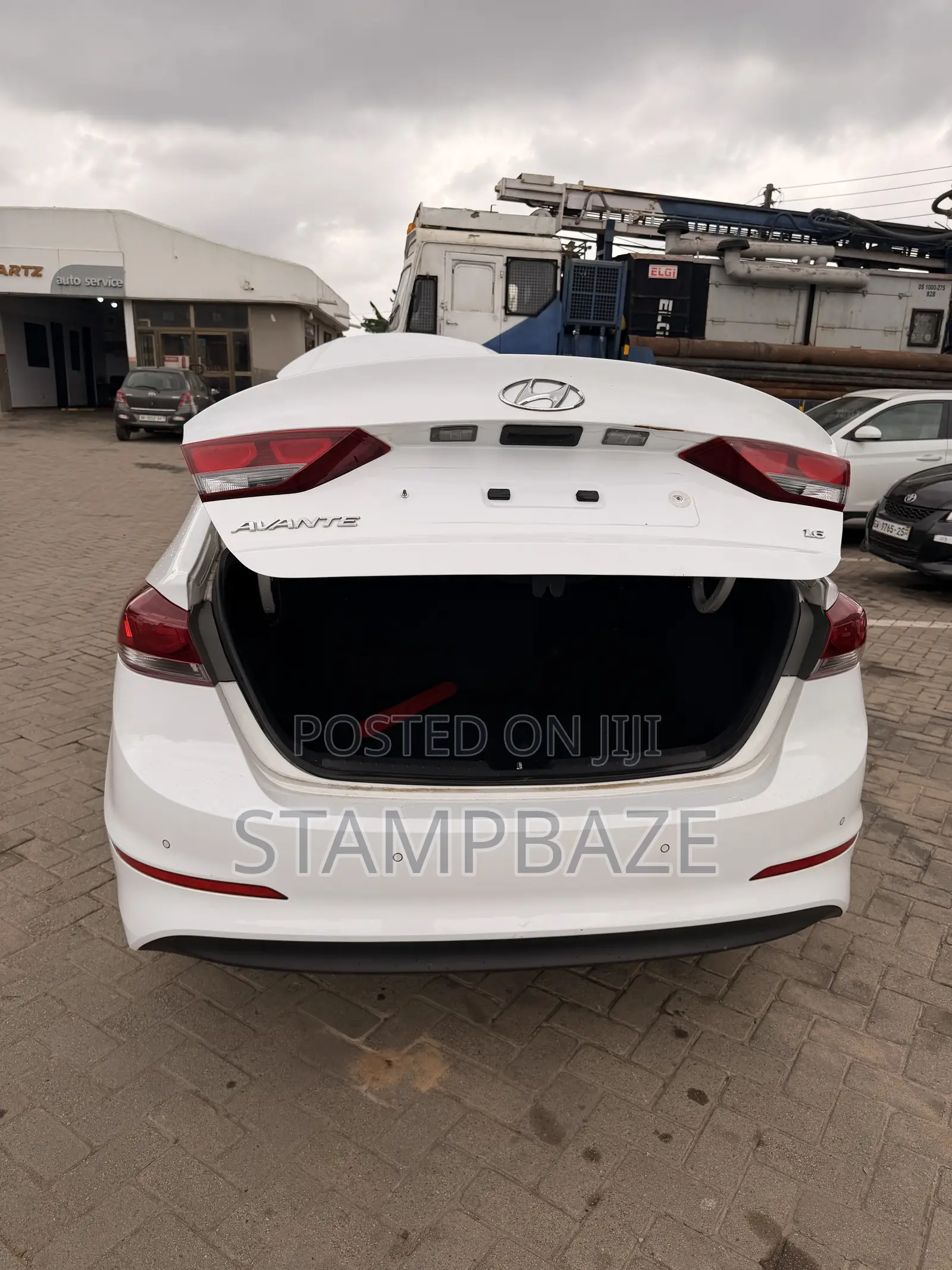Hyundai Avante 2018 White