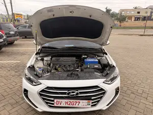 Hyundai Avante 2018 White