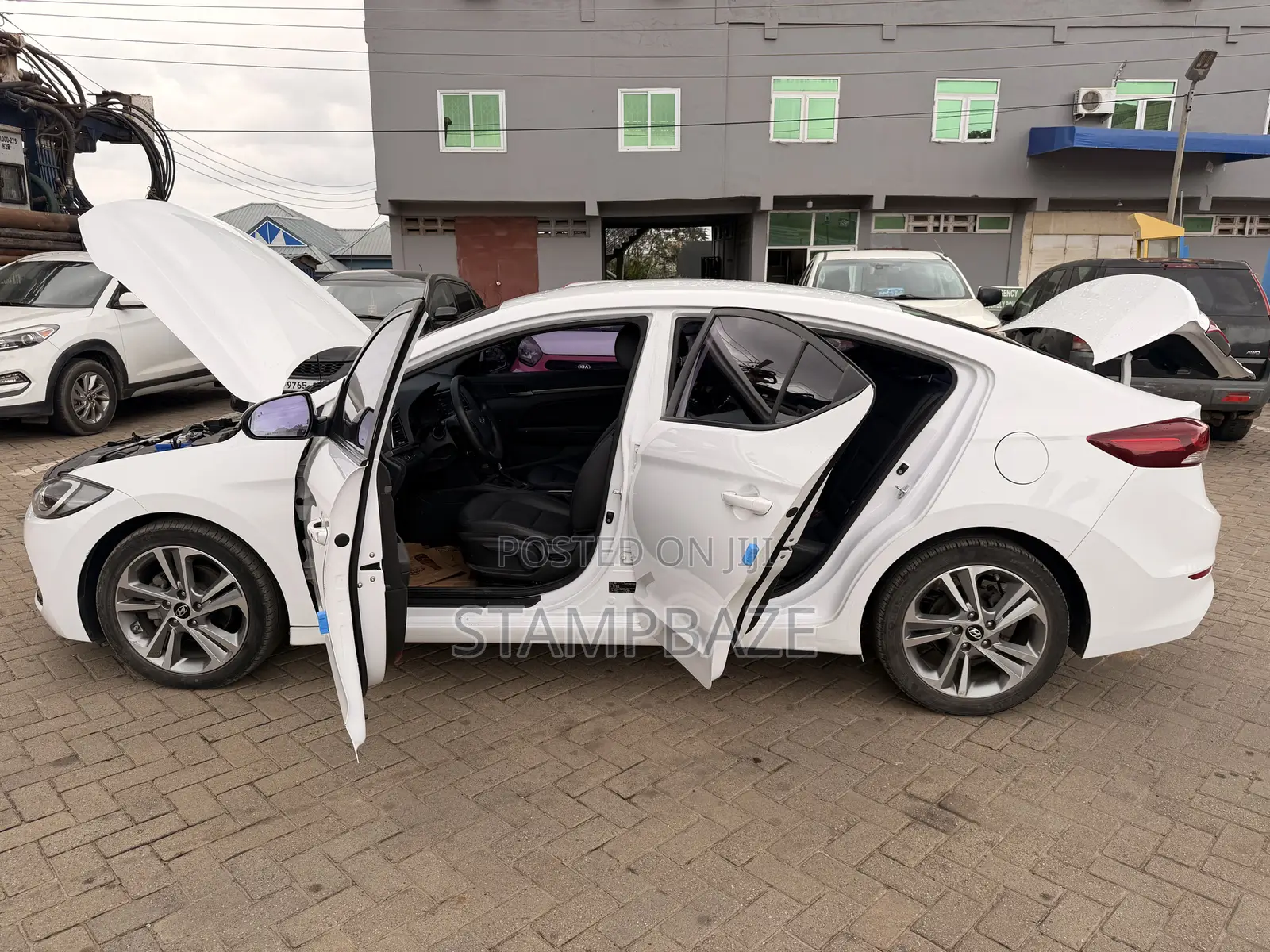 Hyundai Avante 2018 White